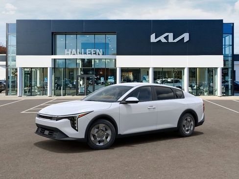 New 2026 Kia K4 FWD image 3