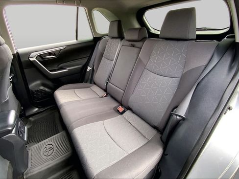 Used 2020 Toyota RAV4 XLE w/ XLE Grade Weather Package AWD/4WD image 20