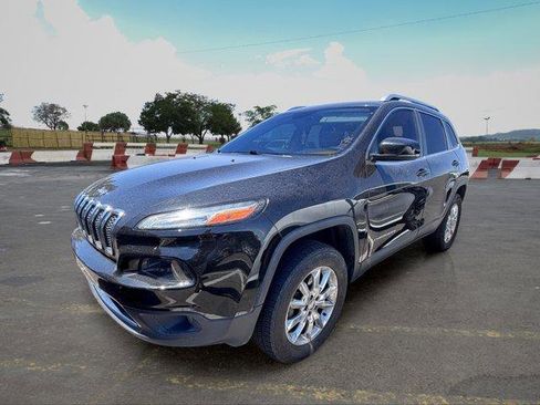 Used 2015 Jeep Cherokee Limited AWD/4WD image 5