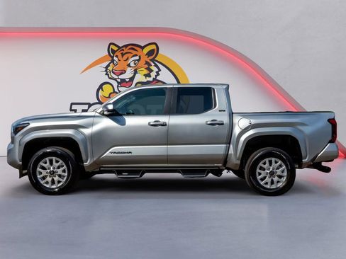 New 2026 Toyota Tacoma SR5 AWD/4WD image 8