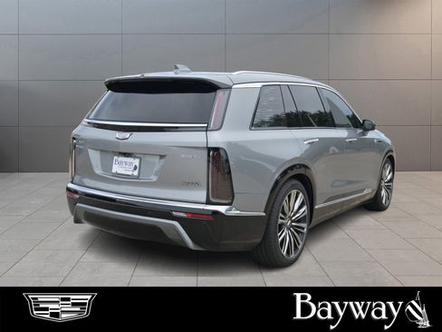 New 2026 Cadillac Vistiq Premium Luxury w/ LPO, Floor Liner Package image 6