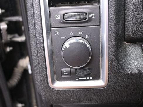 Used 2024 RAM 1500 Warlock AWD/4WD image 16