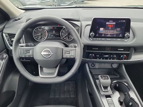 Certified 2026 Nissan Rogue SV FWD image 15