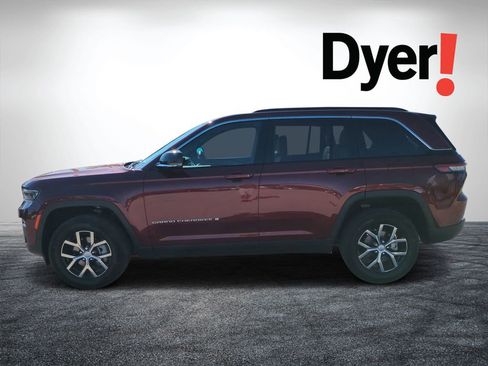 Used 2025 Jeep Grand Cherokee Limited RWD image 6