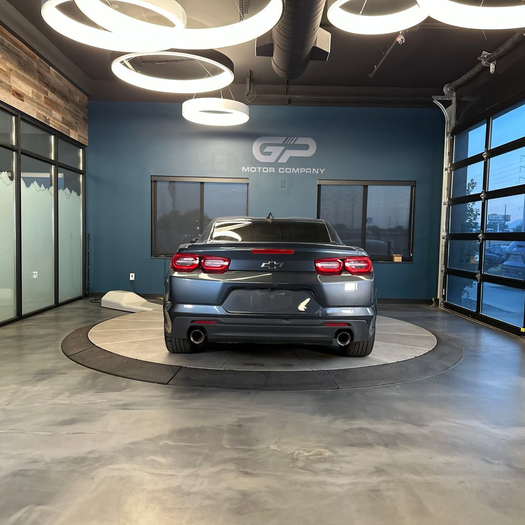 Used 2022 Chevrolet Camaro LT RWD image 4