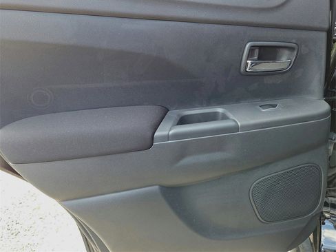 Used 2025 Mitsubishi Outlander Sport LE image 19