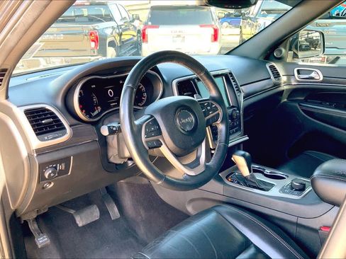 Used 2017 Jeep Grand Cherokee Limited AWD/4WD image 17