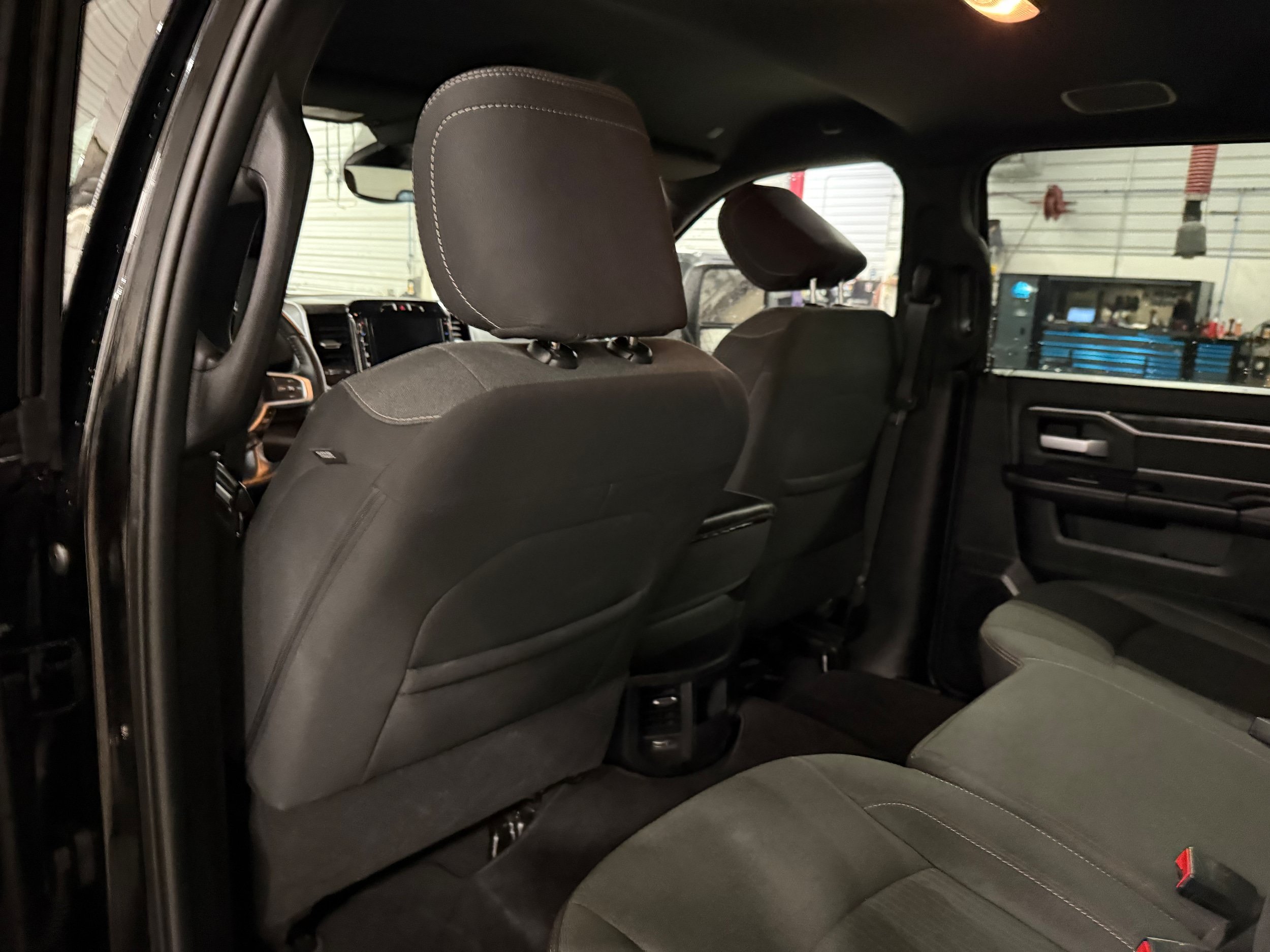 Certified 2024 RAM 2500 Big Horn w/ Night Edition AWD/4WD image 32