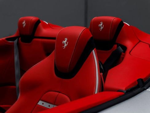 Used 2024 Ferrari Roma Spider image 10