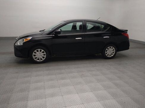 Used 2019 Nissan Versa SV image 2
