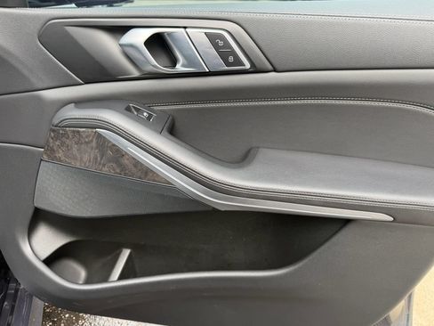 Used 2022 BMW X5 sDrive40i w/ M Sport Package RWD image 8