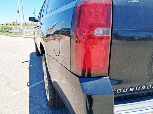 Used 2019 Chevrolet Suburban Premier w/ Premier Plus Edition AWD/4WD image 10