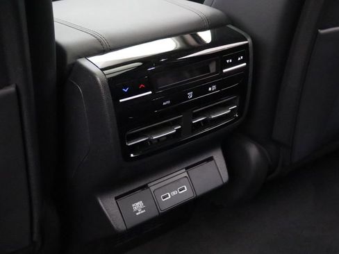 Used 2023 Acura MDX SH-AWD image 11