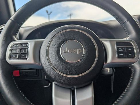 Used 2015 Jeep Wrangler Rubicon AWD/4WD image 14