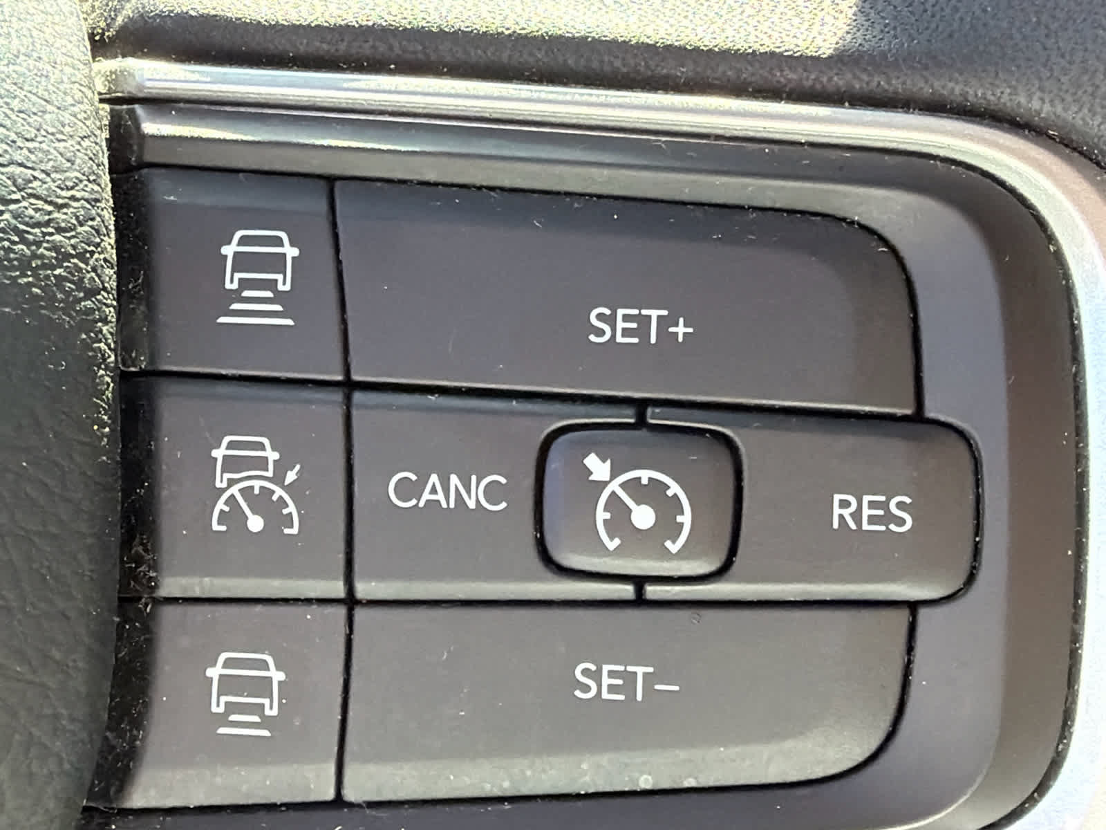 Used 2022 Jeep Wagoneer Series II AWD/4WD image 30