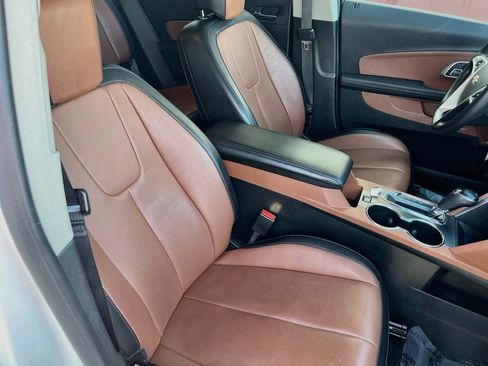 Used 2017 Chevrolet Equinox Premier w/ Enhanced Convenience Package AWD/4WD image 28
