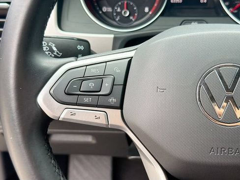 Used 2020 Volkswagen Atlas Cross Sport SE w/ Panoramic Sunroof Package FWD image 34