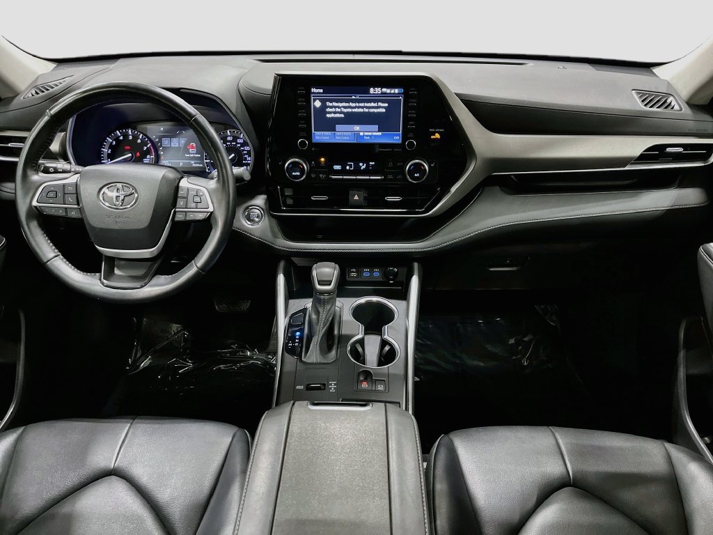 Used 2022 Toyota Highlander XLE FWD image 29