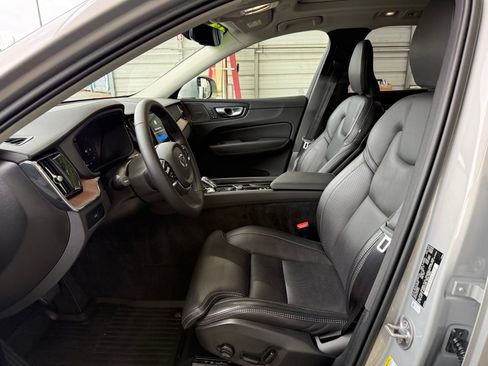 Used 2023 Volvo XC60 B5 Ultimate w/ Climate Package AWD/4WD image 12