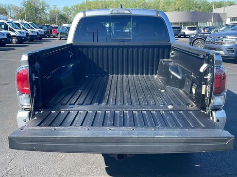 Used 2023 Toyota Tacoma Limited AWD/4WD image 5