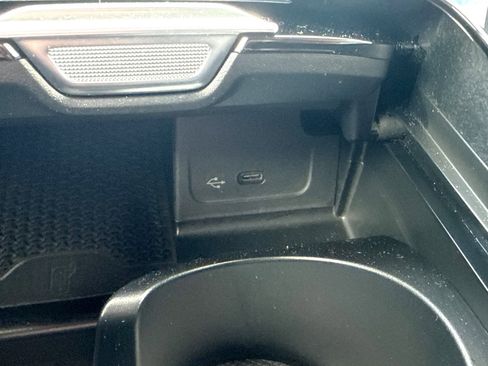 Used 2022 Mercedes-Benz C 300 4MATIC Sedan image 35