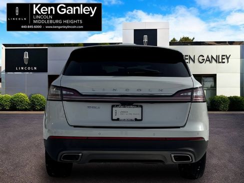 Used 2022 Lincoln Nautilus Reserve image 6