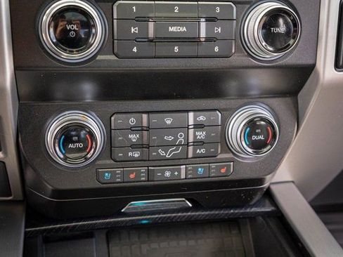 Used 2020 Ford F350 Platinum image 27