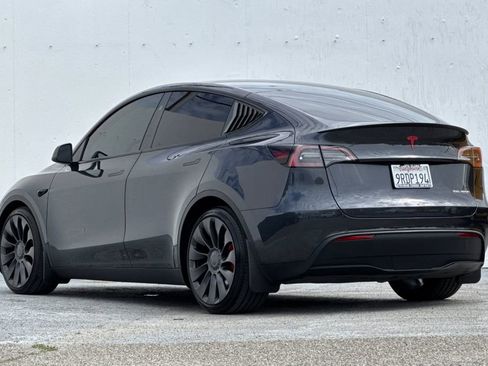 Used 2025 Tesla Model Y Performance image 5