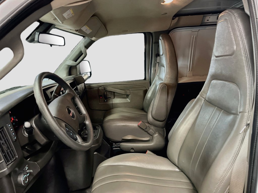 Used 2025 GMC Savana 3500 Extended w/ Driver Convenience Package RWD image 20
