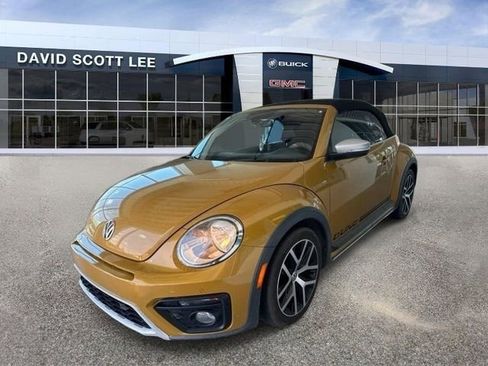 Used 2017 Volkswagen Beetle 1.8T Dune FWD image 3
