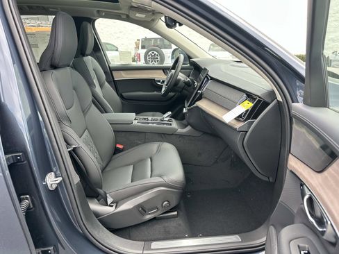New 2026 Volvo XC90 B5 Plus image 21