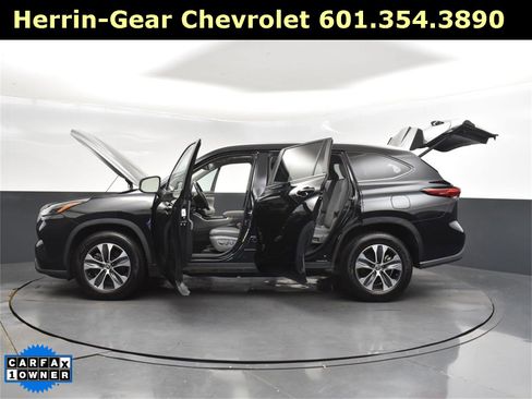 Used 2023 Toyota Highlander XLE image 51