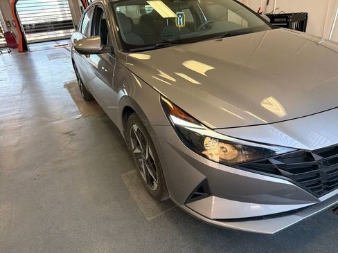 Used 2023 Hyundai Elantra SEL w/ Convenience Package FWD image 1