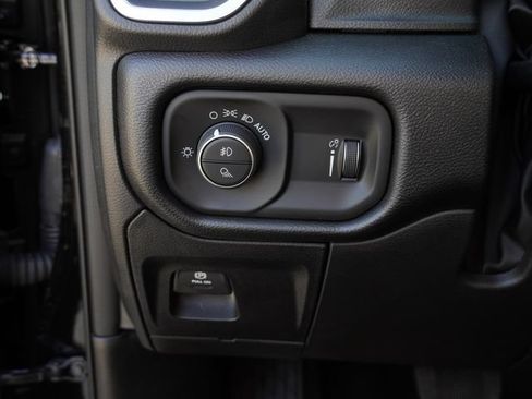 New 2026 RAM 1500 Express AWD/4WD image 19