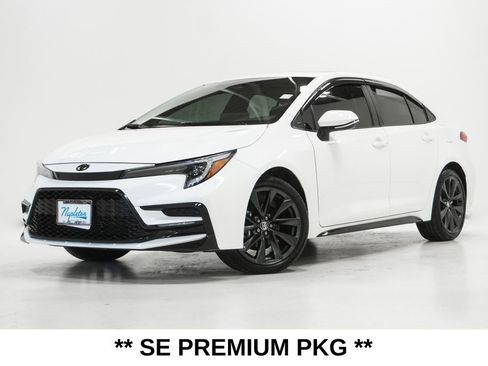 Used 2025 Toyota Corolla SE w/ SE Premium Package image 1