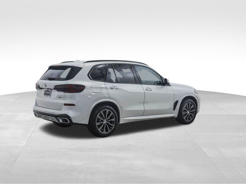 Used 2026 BMW X5 xDrive40i w/ M Sport Package image 5