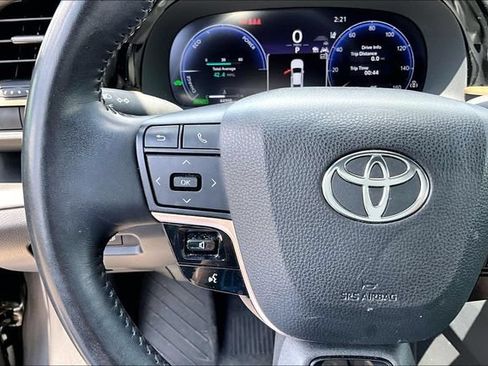 Used 2023 Toyota Crown AWD/4WD image 19
