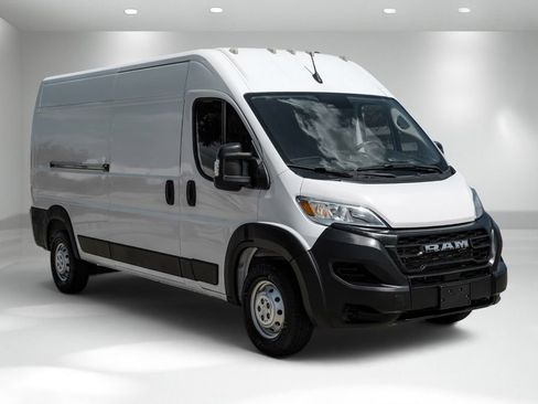 Used 2023 RAM ProMaster 2500 FWD image 5