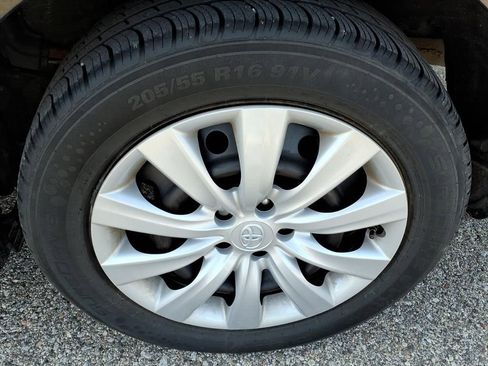 Used 2012 Toyota Corolla LE FWD image 9