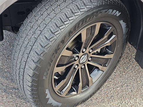 Used 2017 Nissan Armada Platinum image 33