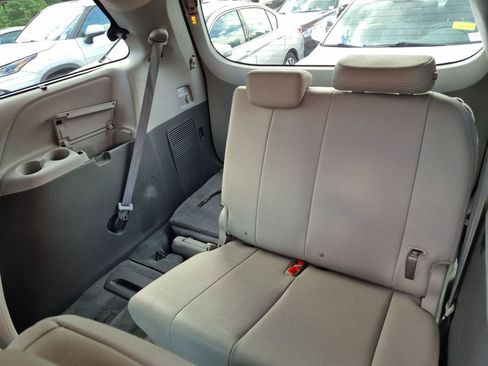 Used 2020 Toyota Sienna XLE w/ XLE Navigation Package AWD/4WD image 9