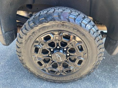 Used 2024 Chevrolet Silverado 2500 LTZ w/ LTZ Plus Package AWD/4WD image 14