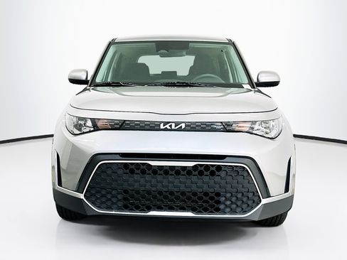 Used 2025 Kia Soul LX w/ LX Technology Package image 2