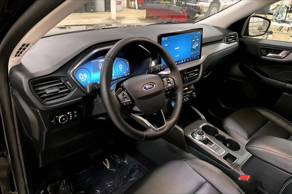 Certified 2025 Ford Escape Platinum AWD/4WD image 13