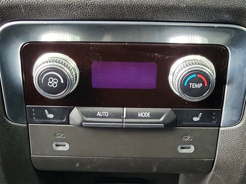 Used 2022 GMC Yukon Denali w/ Denali Premium Package image 15