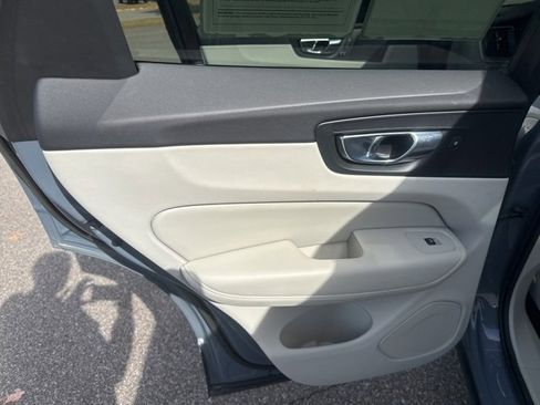 Used 2023 Volvo XC60 T8 Ultimate image 15