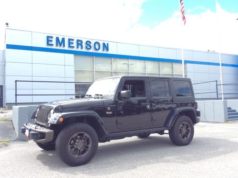 Used 2017 Jeep Wrangler Unlimited Sahara image 2