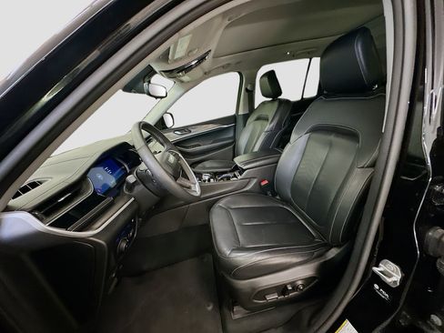 Used 2022 Jeep Grand Cherokee Limited 4xe w/ MOPAR Finishing Package image 13