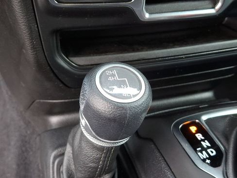 Used 2019 Jeep Wrangler Unlimited Sport AWD/4WD image 23