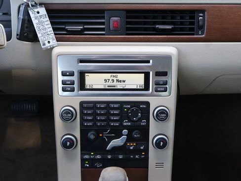 Used 2009 Volvo XC70 T6 image 35